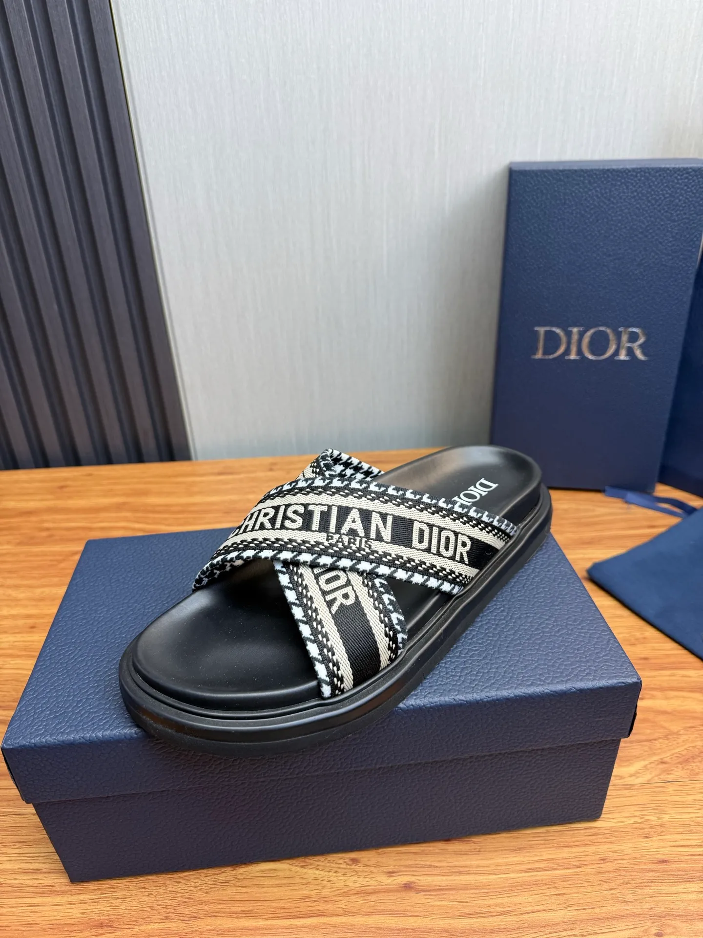 Men's shoes 260💰 Dior. Men's slippers🩴Official website 1:1 production 38-45 size 45 46 🉑️Customized original material shipped✅